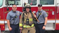 Un pompier termine une marche de 225 km pour collecter des fonds pour les pompiers luttant contre le cancer