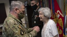 Une infirmière militaire courageuse fête ses 100 ans et partage ses souvenirs de la Seconde Guerre mondiale