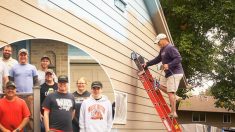 Un homme atteint d’un cancer en phase terminale réalise son souhait de peindre sa maison pour sa femme – grâce à sa communauté