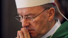 Agressions sexuelles : dix mois avec sursis requis contre l’ex-ambassadeur du Vatican