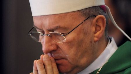 Agressions sexuelles : dix mois avec sursis requis contre l’ex-ambassadeur du Vatican