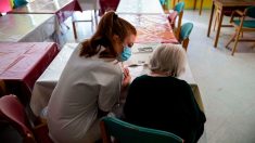Ehpad : deux aides-soignantes condamnées pour violences sur une pensionnaire atteinte d’Alzheimer
