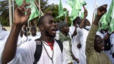Des milliers de Sénégalais manifestent contre les caricatures de Mahomet