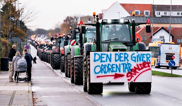 -Danemark, un rassemblement contre l'ordre inconstitutionnel du gouvernement danois d'abattre tous les visons du pays en raison de un virus Covid-19 muté. Photo par Henning Bagger / Ritzau Scanpix / AFP via Getty Images.