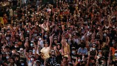 Thaïlande: des milliers de lycéens dans la rue pour une réforme de l’école et plus de démocratie