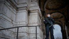 Un homme tente de pénétrer de force dans la cathédrale de Nîmes après avoir crié « Allah Akbar »