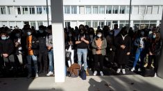 Toulon : la minute de silence en hommage à Samuel Paty bafouée par des lycéens ayant poussé « des cris d’animaux »