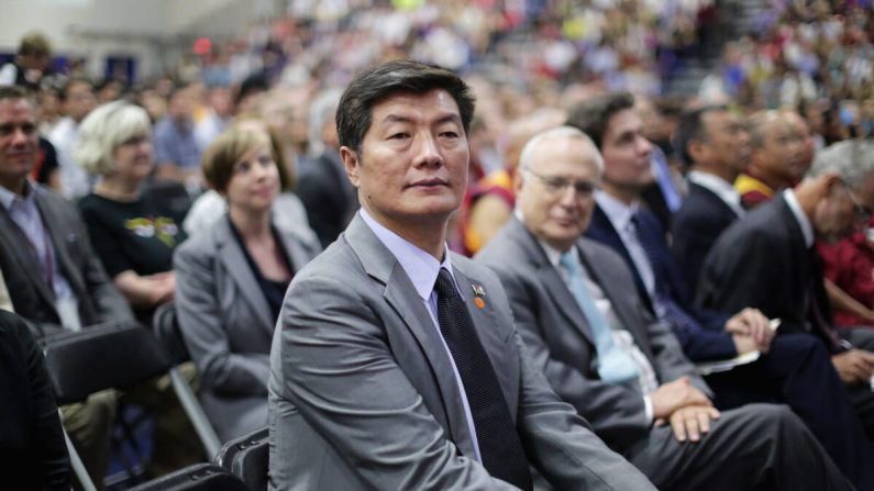 Lobsang Sangay, président du gouvernement tibétain en exil, assiste à un événement organisé pour le Dalaï Lama au Bender Arena, sur le campus de I'université américaine de Washington, le 13 juin 2016. (Chip Somodevilla/Getty Images)