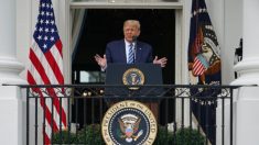 Le président américain Donald Trump signe un décret pour promouvoir l’« éducation patriotique » à la veille des élections