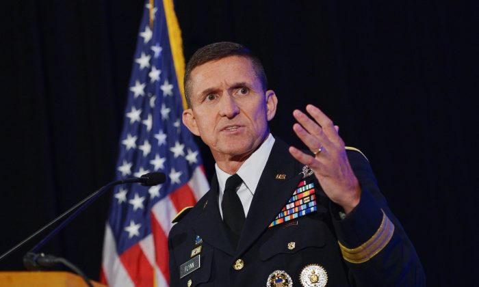 Michael Flynn s'exprime lors du sommet inaugural de la communauté du renseignement organisé par l'Alliance pour le renseignement et la sécurité nationale (INSA) à Washington, le 12 septembre 2013 (Mandel Ngan/AFP/Getty Images)
