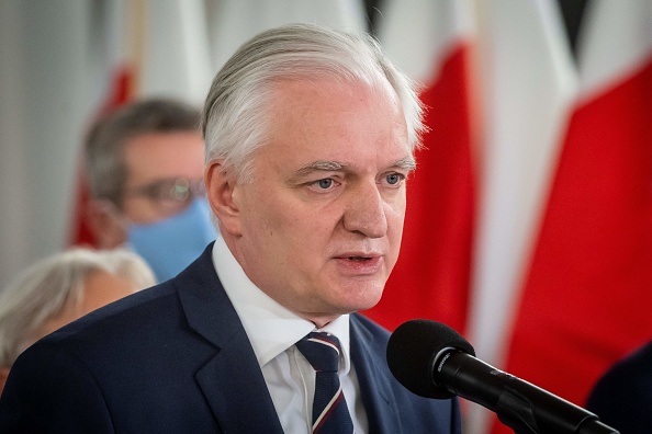 La Pologne a fait jeudi un pas inédit vers Bruxelles : "on peut trouver un compromis même sans rouvrir la discussion" sur ce mécanisme, a déclaré le vice-Premier ministre, Jaroslaw Gowin. (Photo : WOJTEK RADWANSKI/AFP via Getty Images)