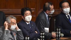 Japon: des procureurs veulent interroger l’ex-Premier ministre Abe (médias)