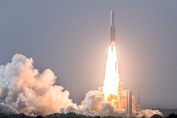 -Illustration- Le satellite militaire d'observation terrestre émirati FalconEye a été placé sur orbite mardi soir par une fusée Soyouz. Photo Jody Amiet / AFP via Getty Images.