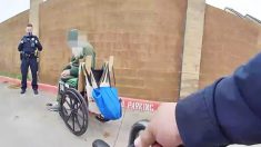 Vidéo : Un policier au Texas utilise son propre argent pour acheter un nouveau fauteuil roulant à un sans-abri en détresse