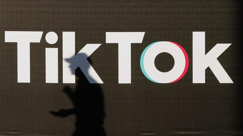 Une publicité pour la société de médias sociaux TikTok à Berlin le 21 septembre 2020. (Sean Gallup/Getty Images)