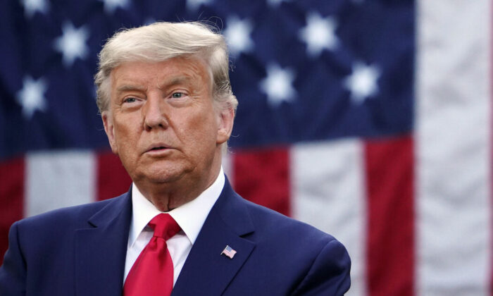 Le président Donald Trump dans la roseraie de la Maison-Blanche le 13 novembre 2020. (Andrew Caballero-Reynolds/AFP via Getty Images)
