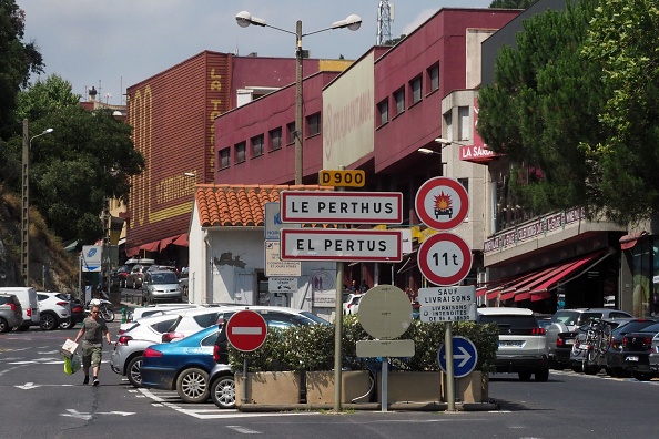 Vue générale d'une zone commerciale à Perthus, une petite ville à la frontière franco-espagnole, le 20 juillet 2018. (RAYMOND ROIG/AFP via Getty Images)