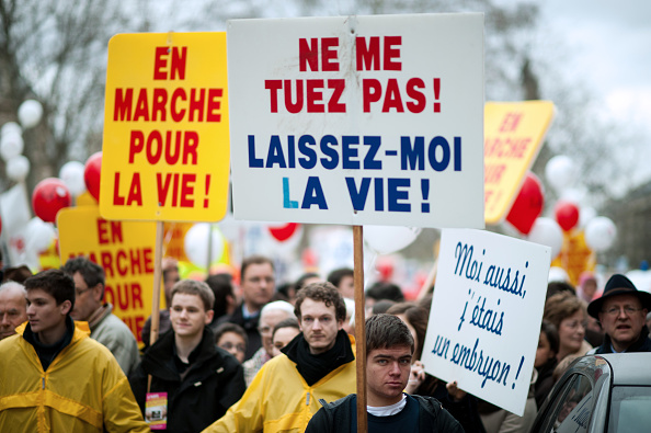 Manifestation contre l'avortement à Paris, janvier 2012. (Photo :  MARTIN BUREAU/AFP via Getty Images)