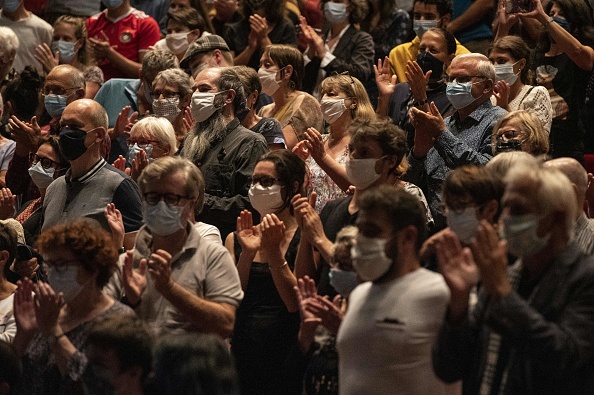 Image d'illustration. Les participants portaient des masques mais aucune distanciation sociale n'était imposée. (SEBASTIEN BOZON/AFP via Getty Images)
