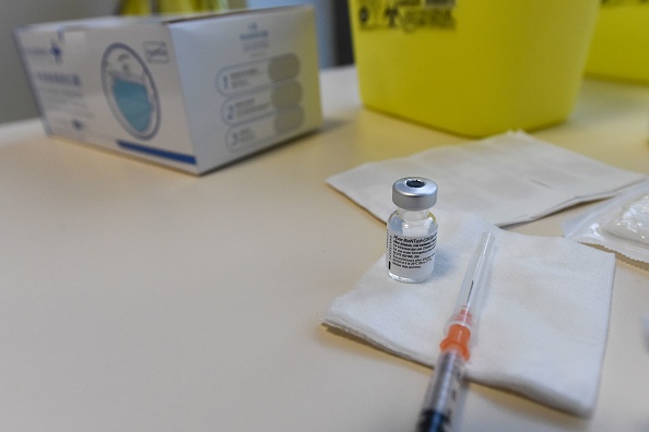 La matériel prêt pour la vaccination. (FRANCOIS LO PRESTI/AFP via Getty Images)