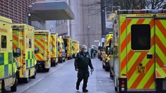 Royaume-Uni: l’épidémie s’emballe, le confinement parti pour durer
