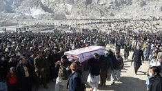 Pakistan: les Hazaras enterrent leurs morts après une semaine de protestations
