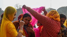 Inde: des milliers d’hindous au bord du Gange pour Kumbh Mela, malgré le Covid-19