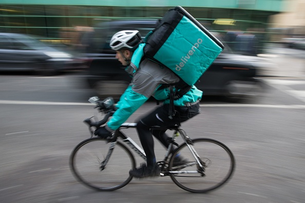 Livreur Deliveroo.  (Photo : DANIEL LEAL-OLIVAS/AFP via Getty Images)