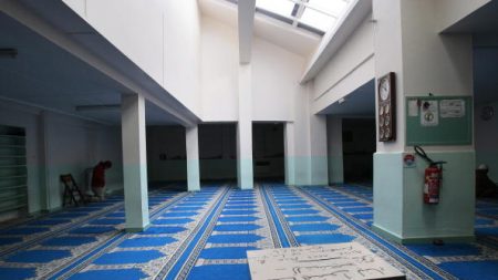 Séparatisme islamiste : neuf mosquées fermées, dont sept pour raisons administratives