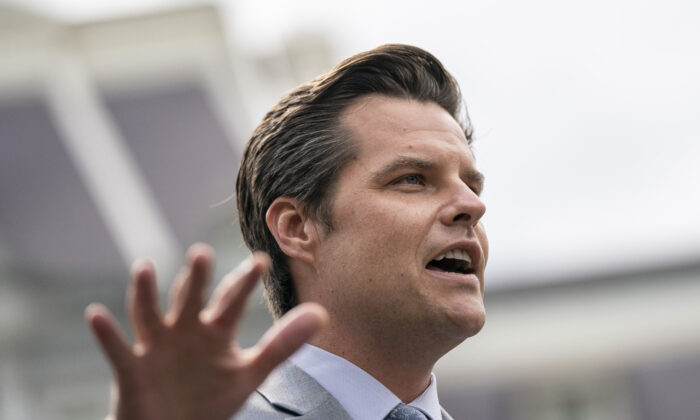 Le député Matt Gaetz (Parti républicain, Floride) s'adresse aux journalistes à Washington le 21 avril 2020. (Drew Angerer/Getty Images)