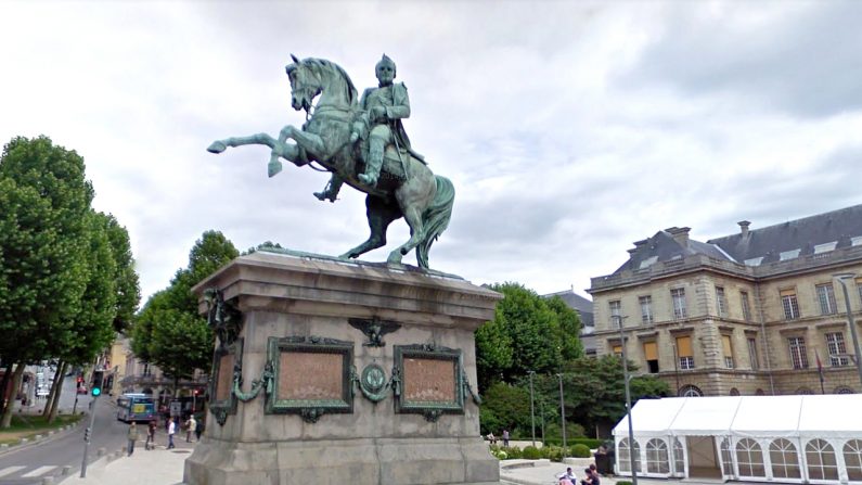 Statue de Napoléon à Rouen (Google Maps)