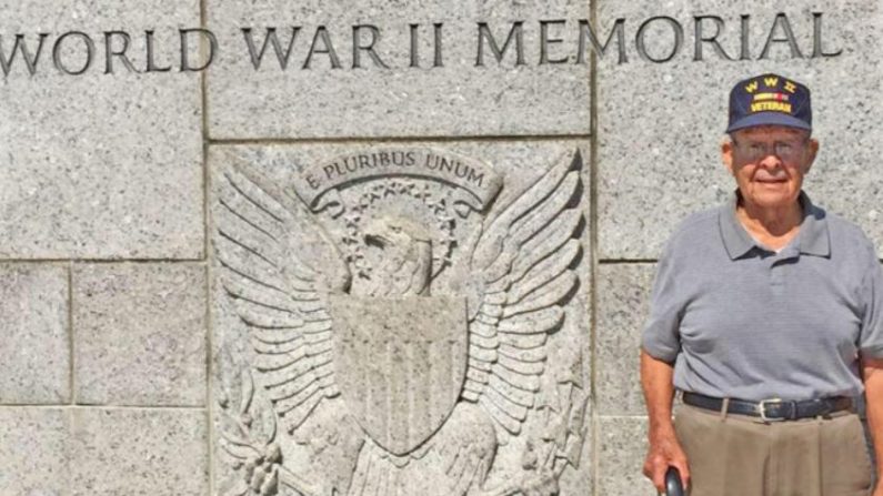 Alfred Guerra, 94 ans, de San Antonio, au Texas, a reçu la Purple Heart et la Bronze Star. M. Guerra a servi dans la guerre du Pacifique lors de la Seconde Guerre mondiale. (Avec l'aimable autorisation de Sara Rosales-Guerra)