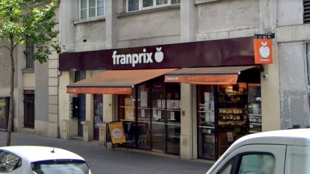 Couvre-feu à Paris : des clients verbalisés pour avoir fini leurs courses à 18h06