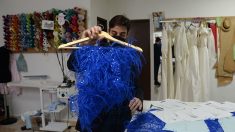 En Espagne, un créateur fait le pari de la haute couture dans son village natal