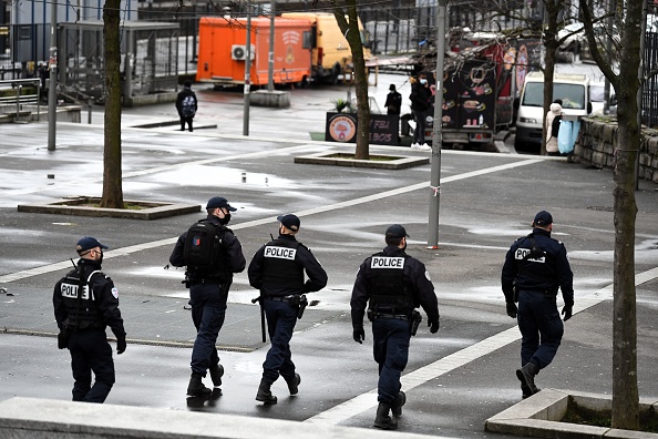 La France ne compte que 10 villes dans le classement des 500 villes où les voyageurs se sont sentis le plus en sécurité selon le site Numbeo. (ALAIN JOCARD/AFP via Getty Images)