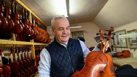 Sans disciples, les illustres luthiers roumains inquiets pour l’avenir