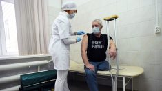 Coronavirus : à Saint-Pétersbourg, une quarantaine de sans-abri ont reçu leur première injection de vaccin