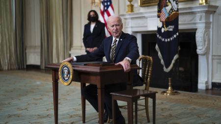 Les démocrates veulent que Joe Biden renonce à son pouvoir exclusif de lancer des armes nucléaires