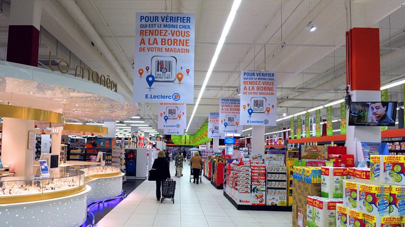 Un hypermarché Leclerc à Levallois-Perret (Hauts de Seine). (Crédit photo ERIC PIERMONT/AFP via Getty Images)