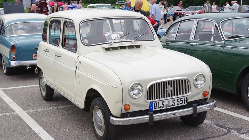 Renault 4 - Photo de Berthold Werner, CC BY-SA 3.0, https://commons.wikimedia.org/w/index.php?curid=51676946