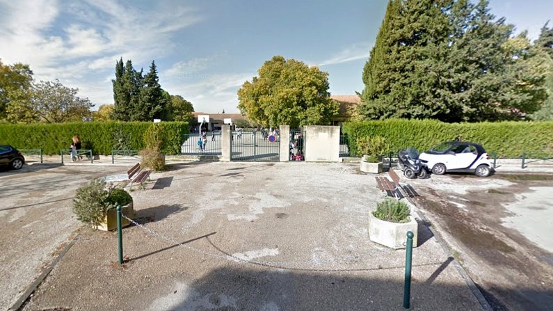 Ecole élémentaire Jean-Moulin, à Pernes-les-Fontaines dans le Vaucluse - Google maps