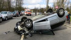 Somme : il démarre la voiture de ses parents par accident et finit sur le toit