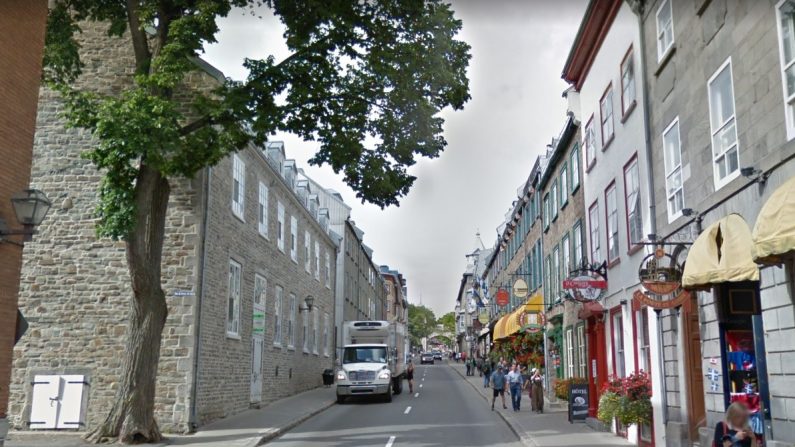 Le célèbre arbre au boulet, situé dans le Vieux-Québec (Québec, Canada), doit être abattu la semaine prochaine. (Capture d'écran/Google Maps)