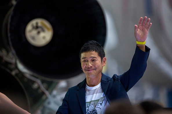 Hawthorne, en Californie. Le milliardaire japonais Yusaku Maezawa est le premier passager privé à faire le tour de la Lune. (Photo : DAVID MCNEW/AFP via Getty Images)