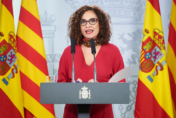 La porte-parole du gouvernement espagnol Maria Jesus Montero donne une conférence de presse  au palais de la Moncloa le 26 février 2020 à Madrid, Espagne. (Photo : Borja B. Hojas/Getty Images)