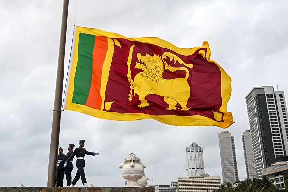 -Le Sri Lanka demande de cesser immédiatement la commercialisation de tous produits se servant à tort du drapeau Sri Lankais. Photo de Ishara S. Kodikara / AFP via Getty Images.