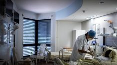 Covid en Île-de-France : l’ARS  donne un « ordre ferme » aux hôpitaux et cliniques de déprogrammer 40% de leurs interventions