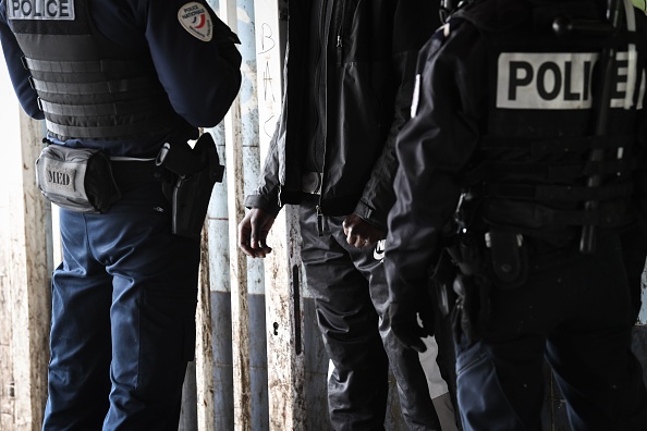 Des policiers de la sécurité du quotidien à Sarcelles, au nord de Paris, le 3 février 2021. 
 (ALAIN JOCARD/AFP via Getty Images)