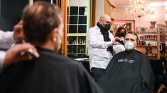 « J’ai de nouveau l’air normal »: les salons de coiffure rouvrent en Allemagne