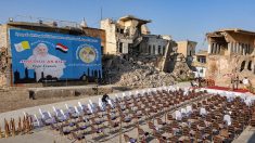 A Mossoul ravagée par l’EI, le pape prie pour les « victimes de la guerre »